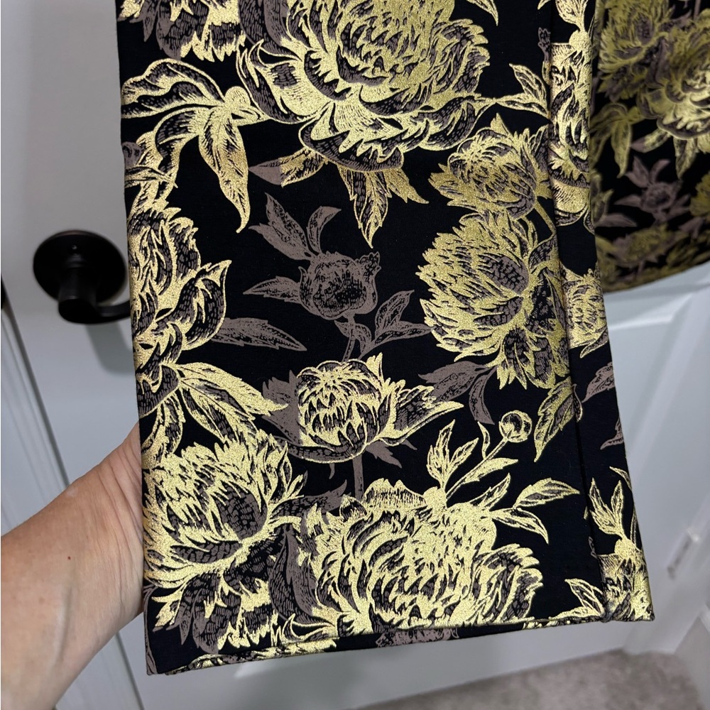 Soft Surroundings Mini Bootcut Gold Metallic Floral Pants NWT Size Medium - Picture 5 of 9